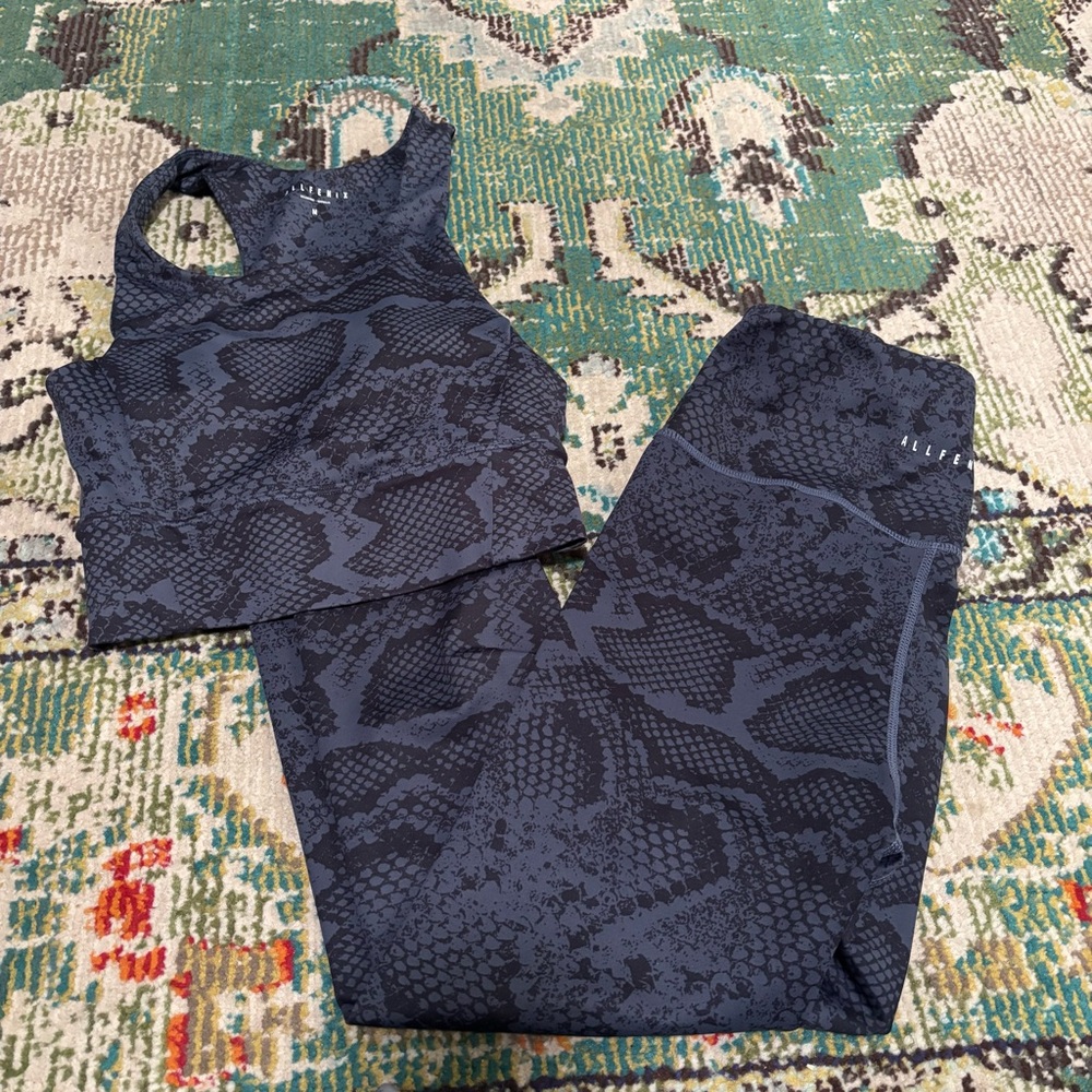 AllFenix matching set, bra and leggings